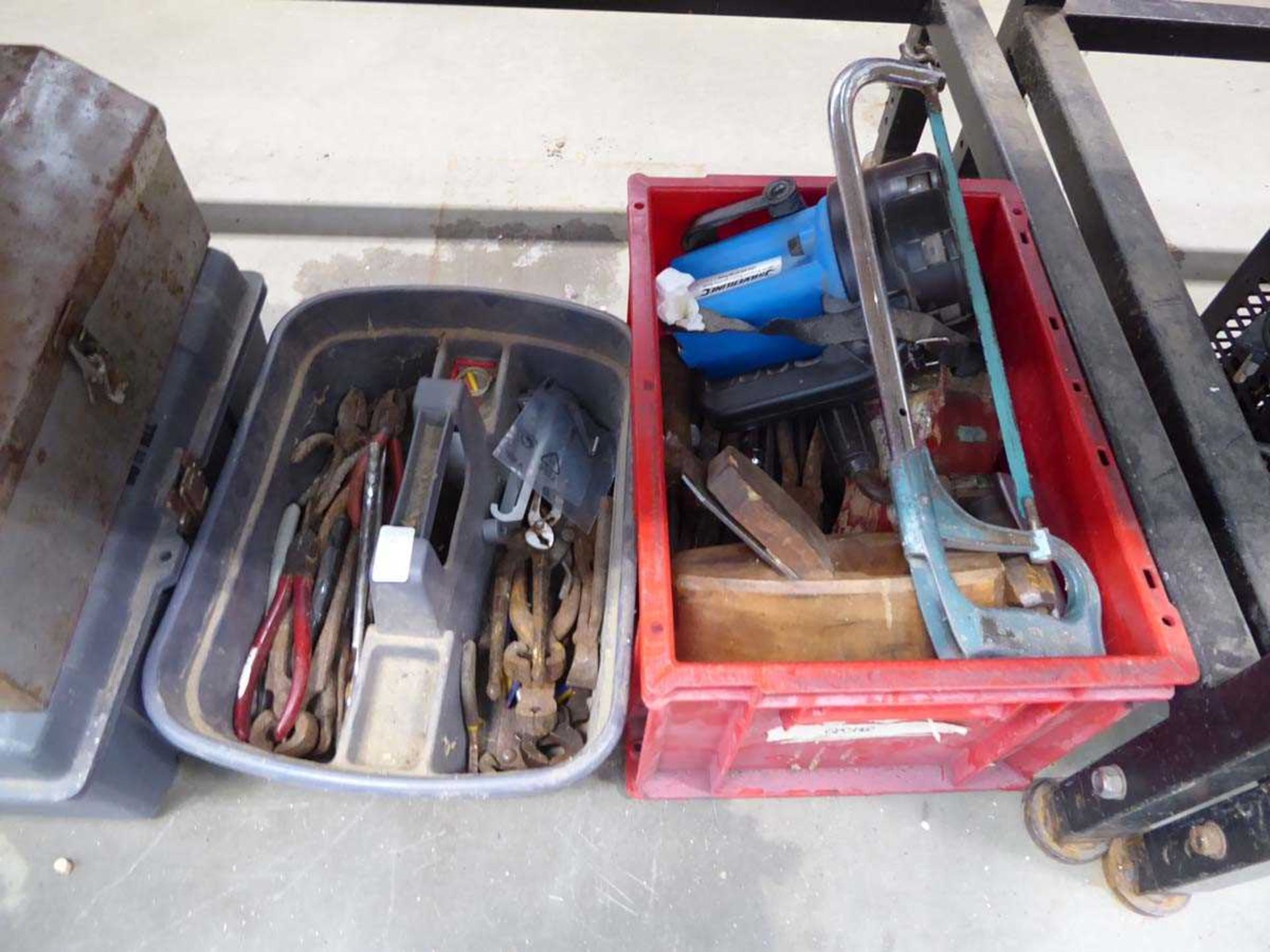 Half an underbay of tools including torches, saws, metal toolbox, chisels etc - Image 3 of 3