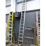 Double aluminium extension ladder
