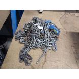 Bundle of assorted chain
