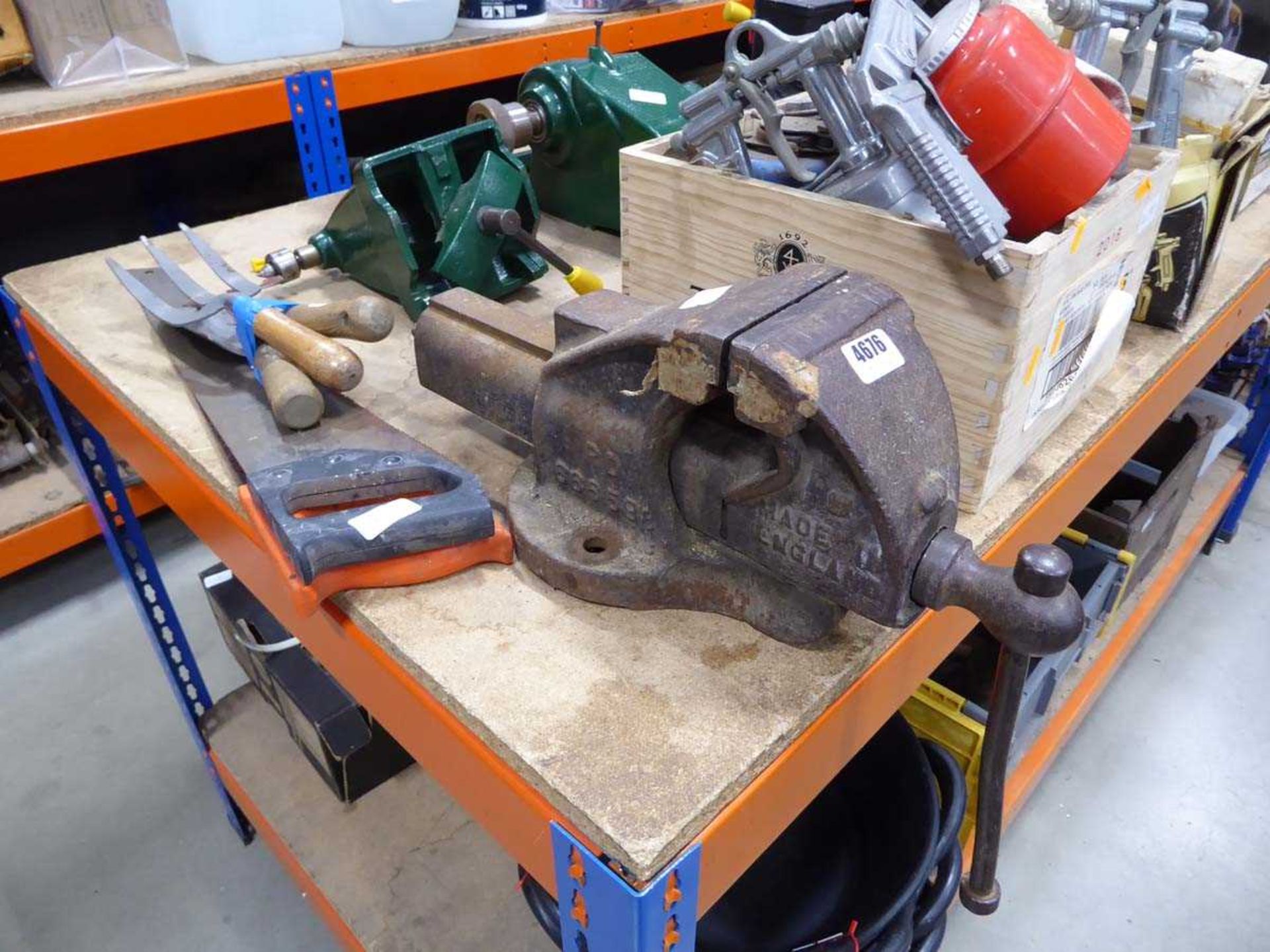 Large vice, 2 saws, 2 hand forks and trowel