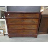 Victorian mahogany chest of 4 drawers