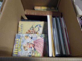 Box containing vintage books to include "The Great War: I Was There Vol. II" by Hammerton, various