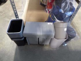 +VAT Quantity of loose plastic bins