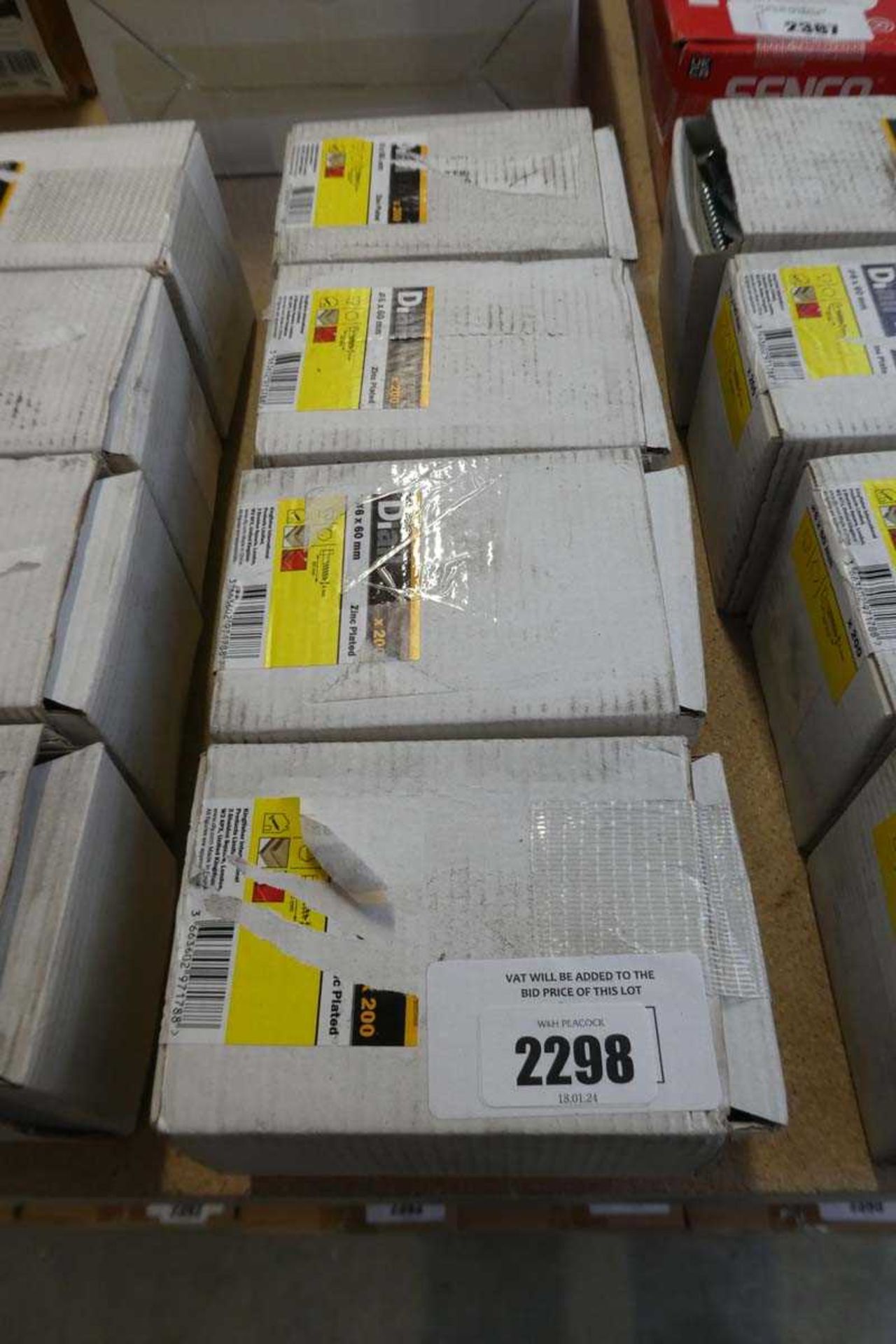 +VAT 4 boxes of Diall 200 piece 6x60mm zinc plated hex screws (Grade A stock)