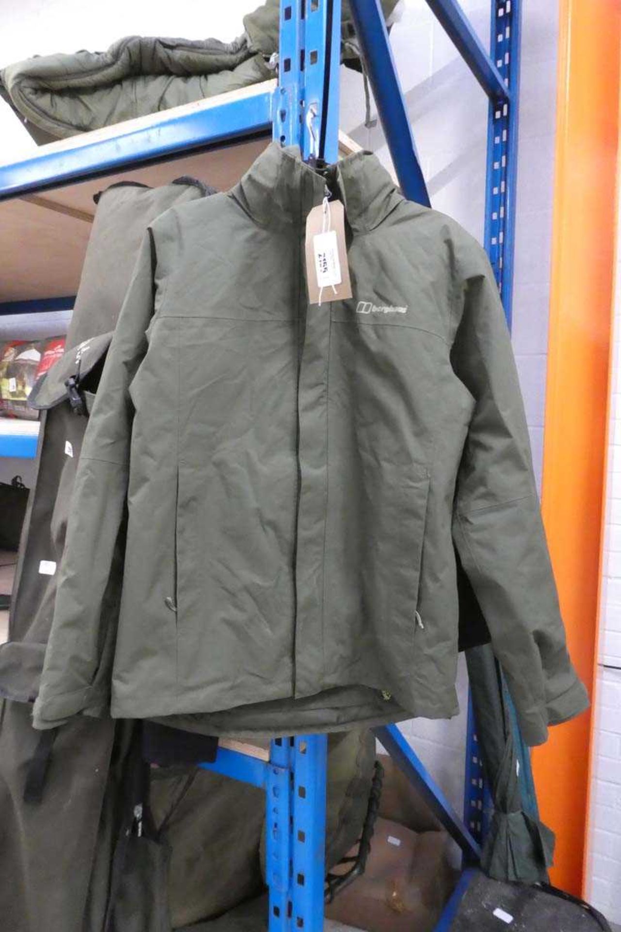 +VAT Berghaus 2-in-1 zip up coat and fleece in green (size M), together with another full zip