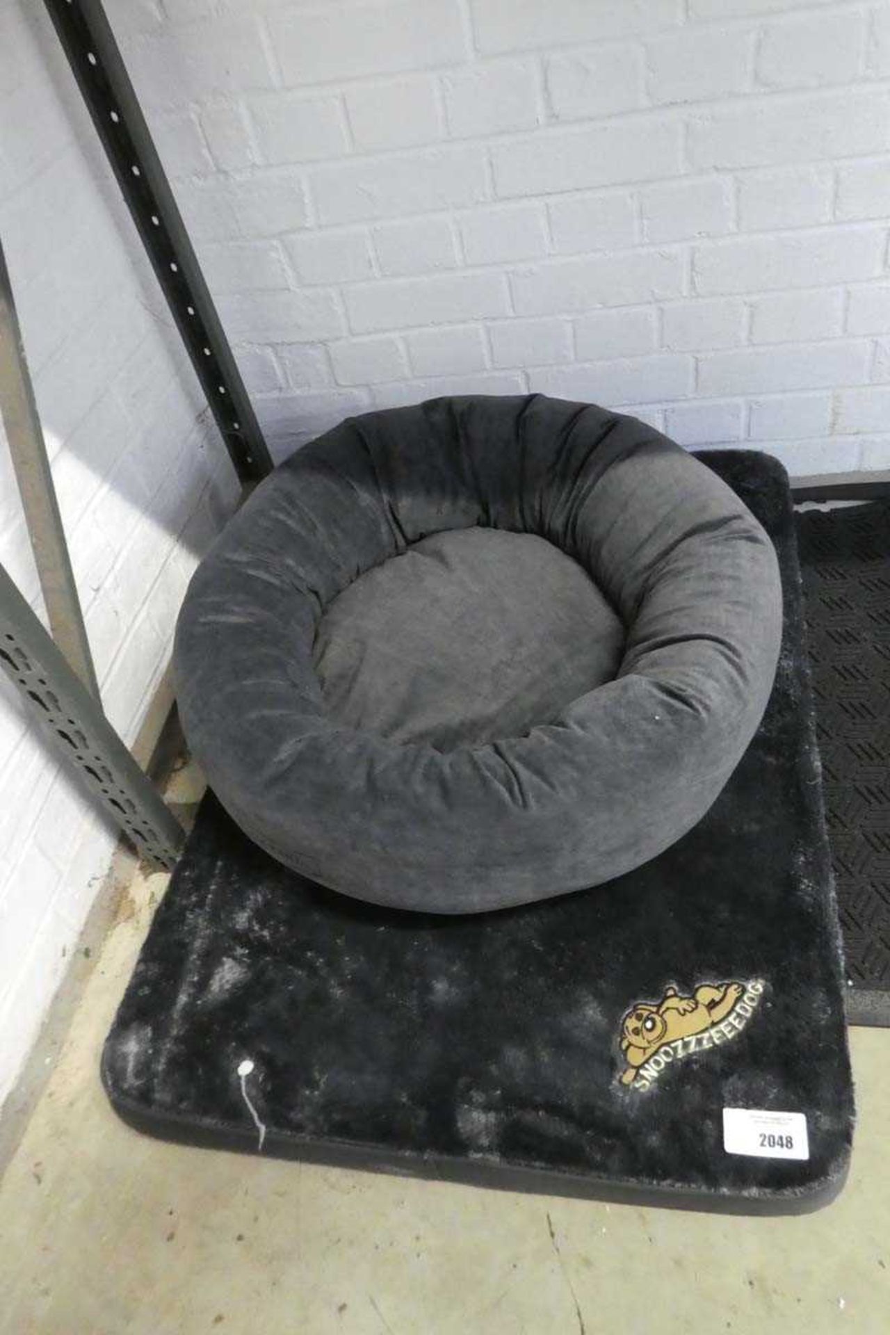 +VAT 2 tone grey velvet style topped Snoozzzeee Dog dog bed with grey circular Scruffs dog bed