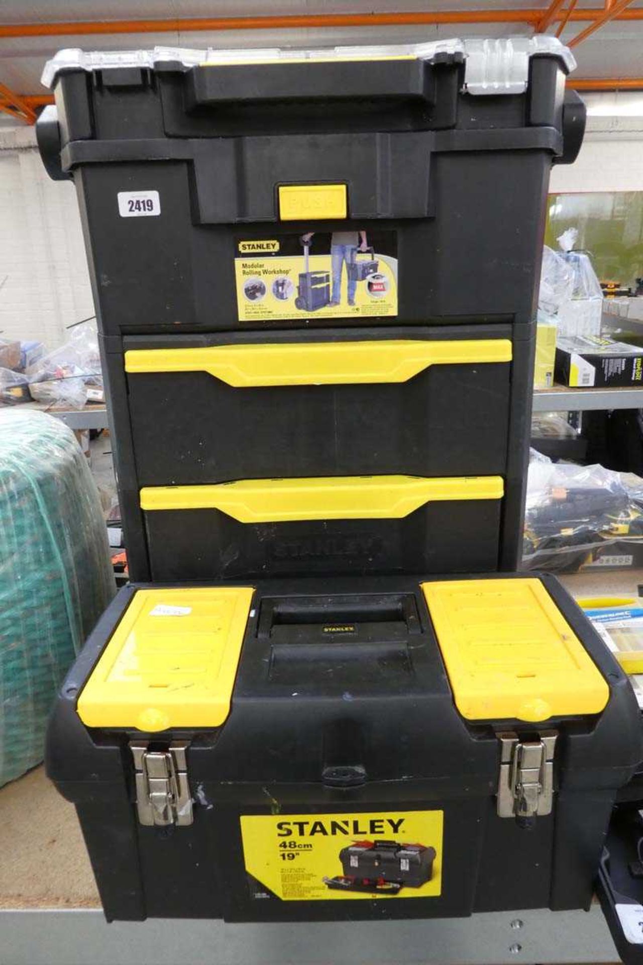 Stanley modular rolling tool box, together with a Stanley 19" toolbox