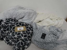 +VAT 4 heated faux fur throws (no plugs)
