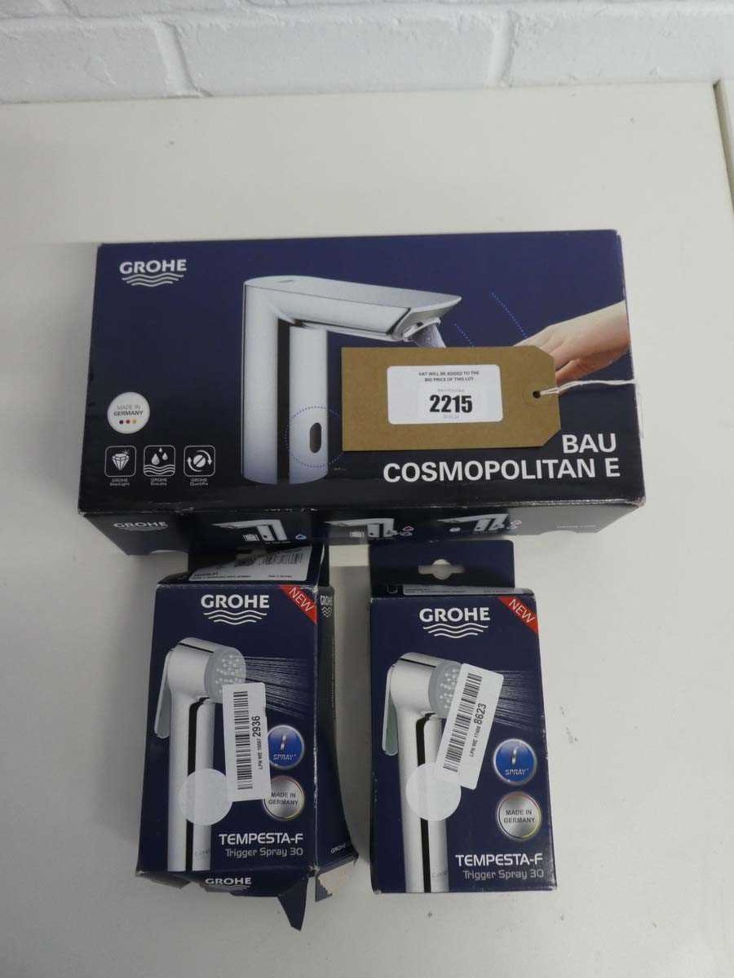 +VAT Boxed Grohe Bau Cosmopolitan E chrome tap with 2 Grohe Tempesta-F trigger sprayers