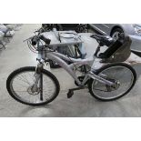 Shockwaves mens mountain bike in silver and pink
