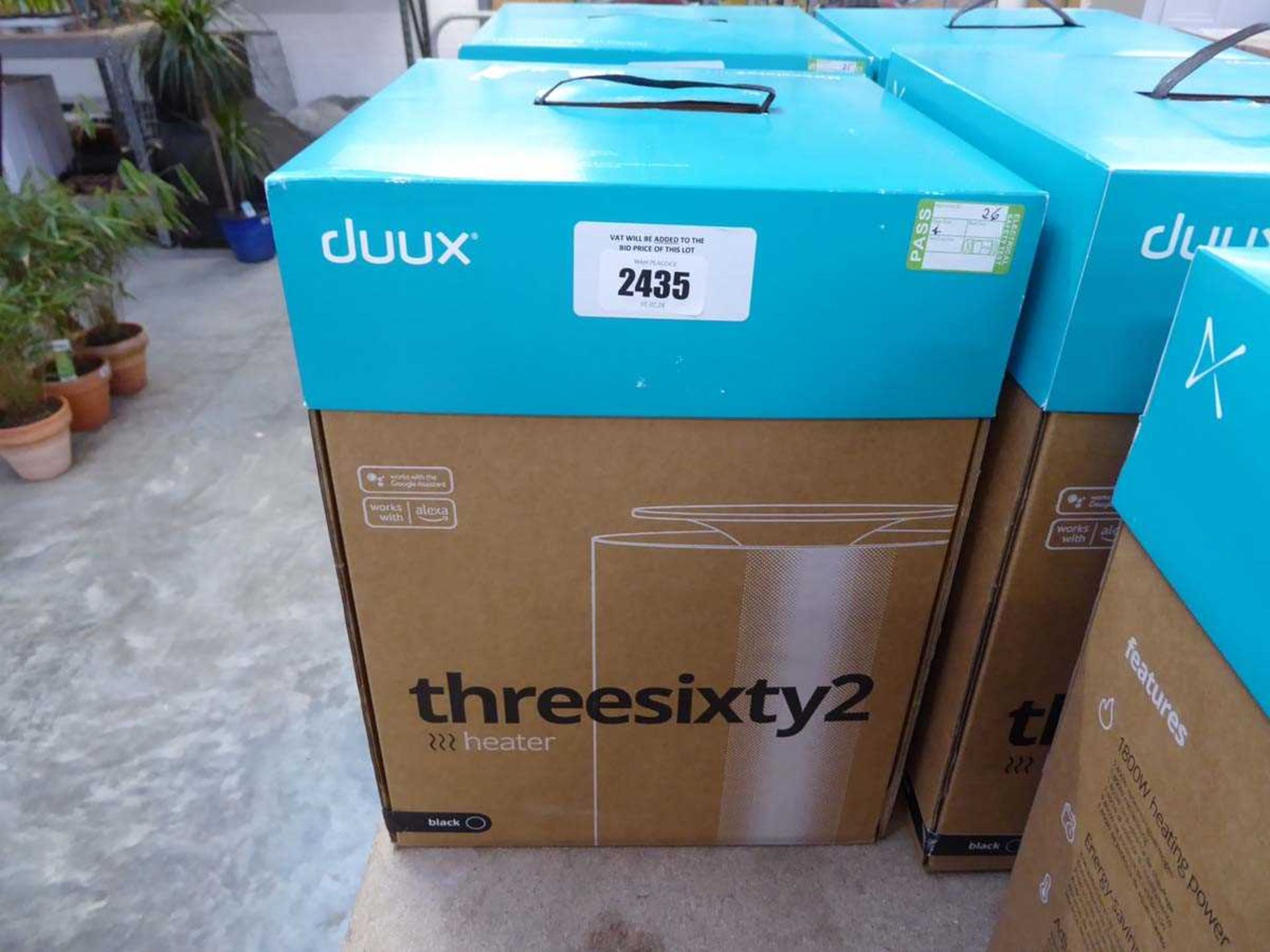 +VAT Boxed Duux threesixty2 heater in black