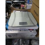 Boxed Quest double ceramic hotplate, together with an unboxed Salter Ultimate Accuracy body scale