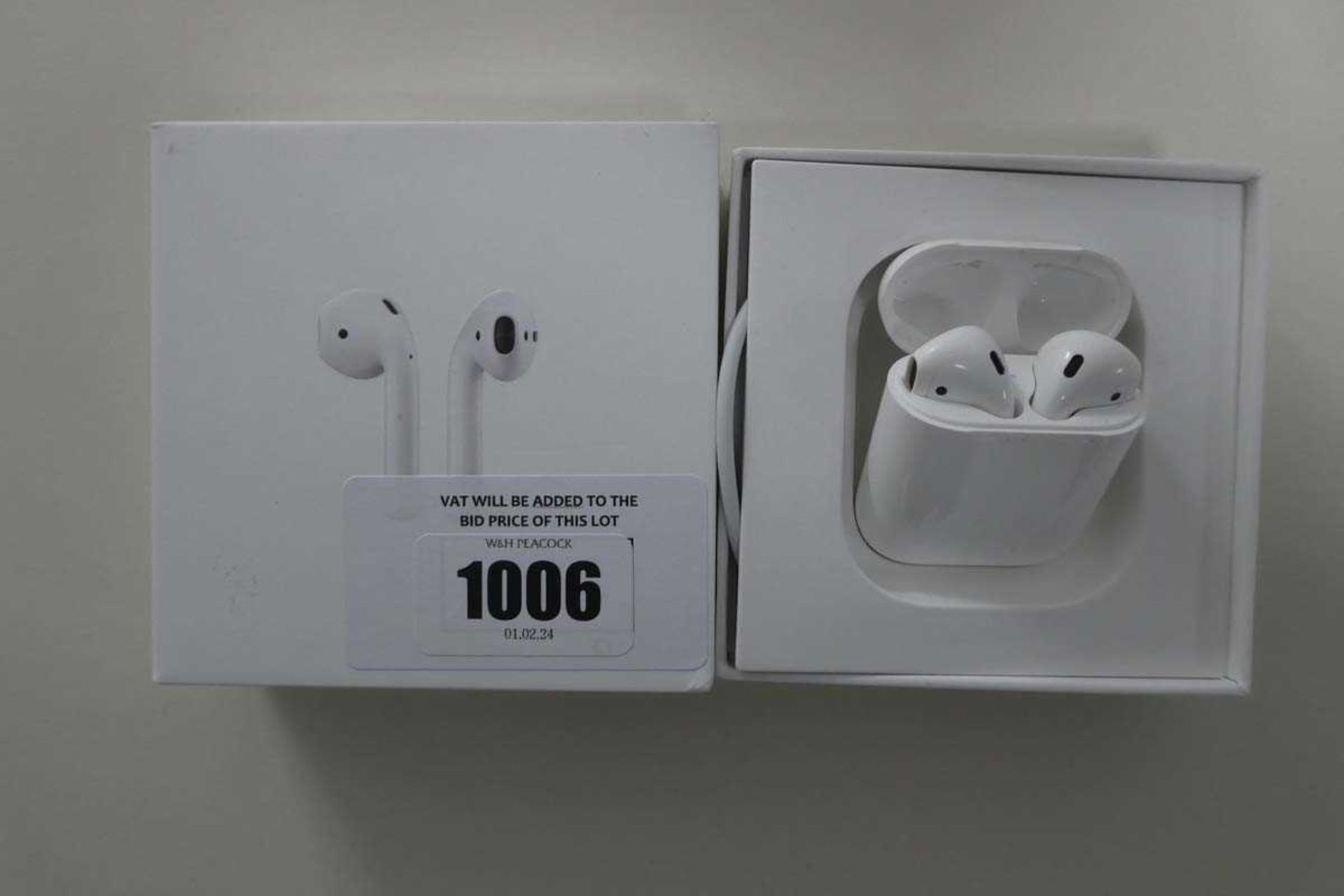 +VAT Apple AirPods with charging case and cable in box (MV7N2ZM/A)