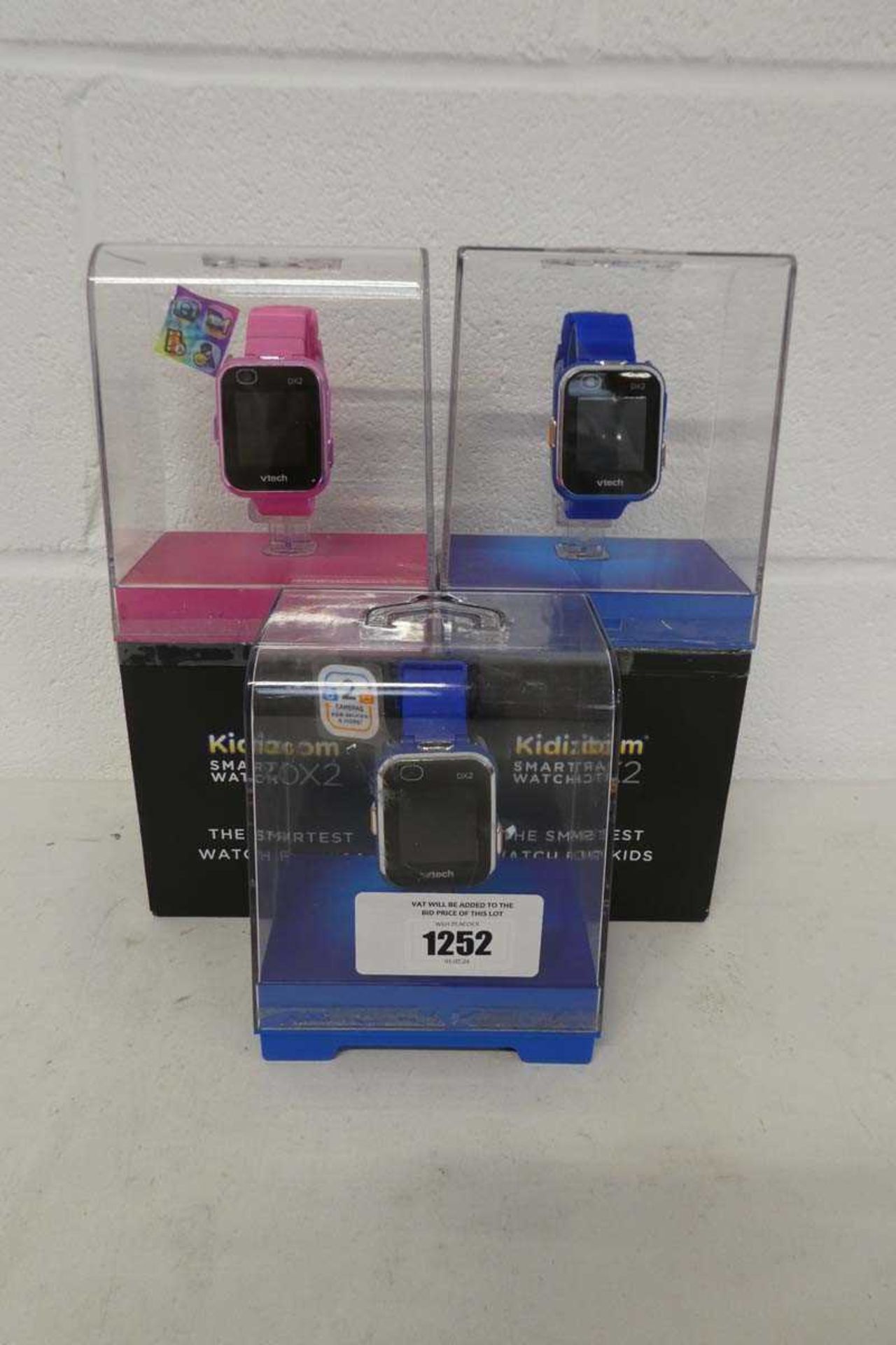 +VAT 3 x Kidizoom DX2 smart watches