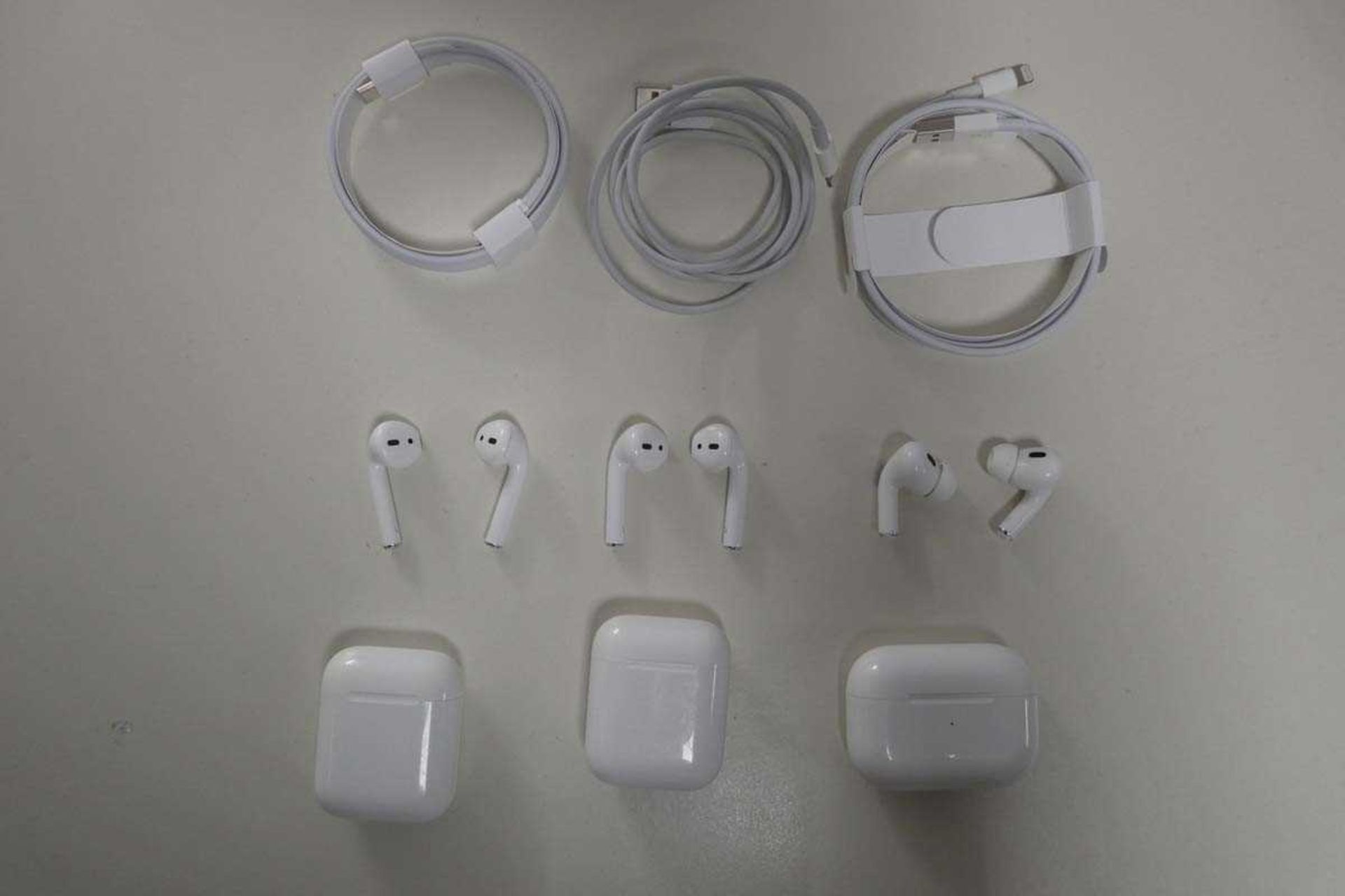 +VAT 3 various unboxed Apple AirPods for spares and repairs