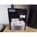 +VAT Boxed De'Longhi ceramic fan heater