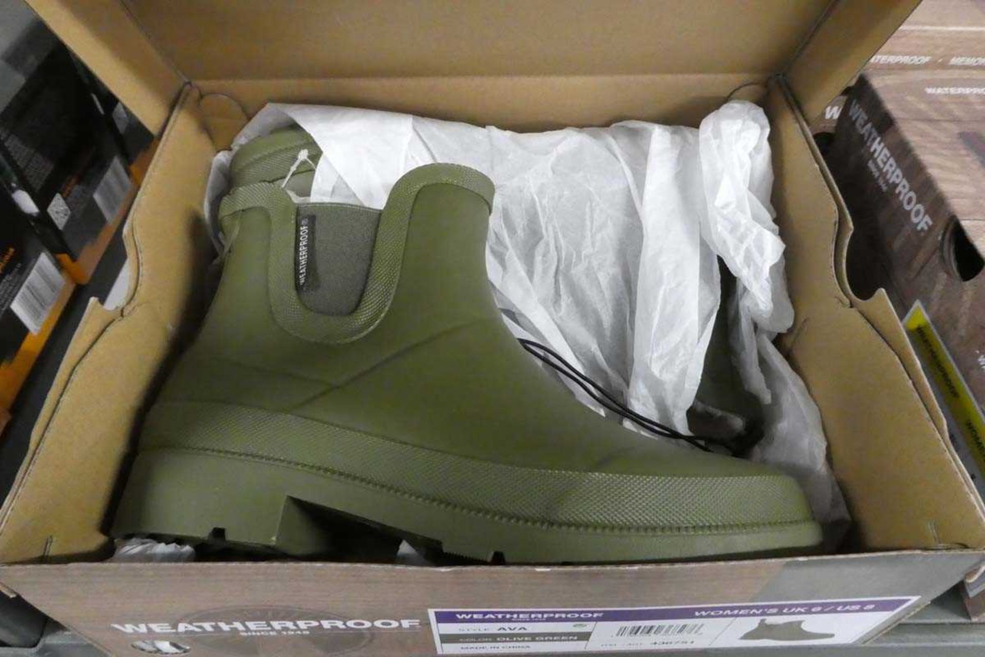 +VAT Boxed pair of ladies weatherproof boots in green (size 6) - Image 2 of 2