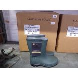 Box containing 5 pairs of Kent & Stowe traditional half length Wellington boots (size 3)