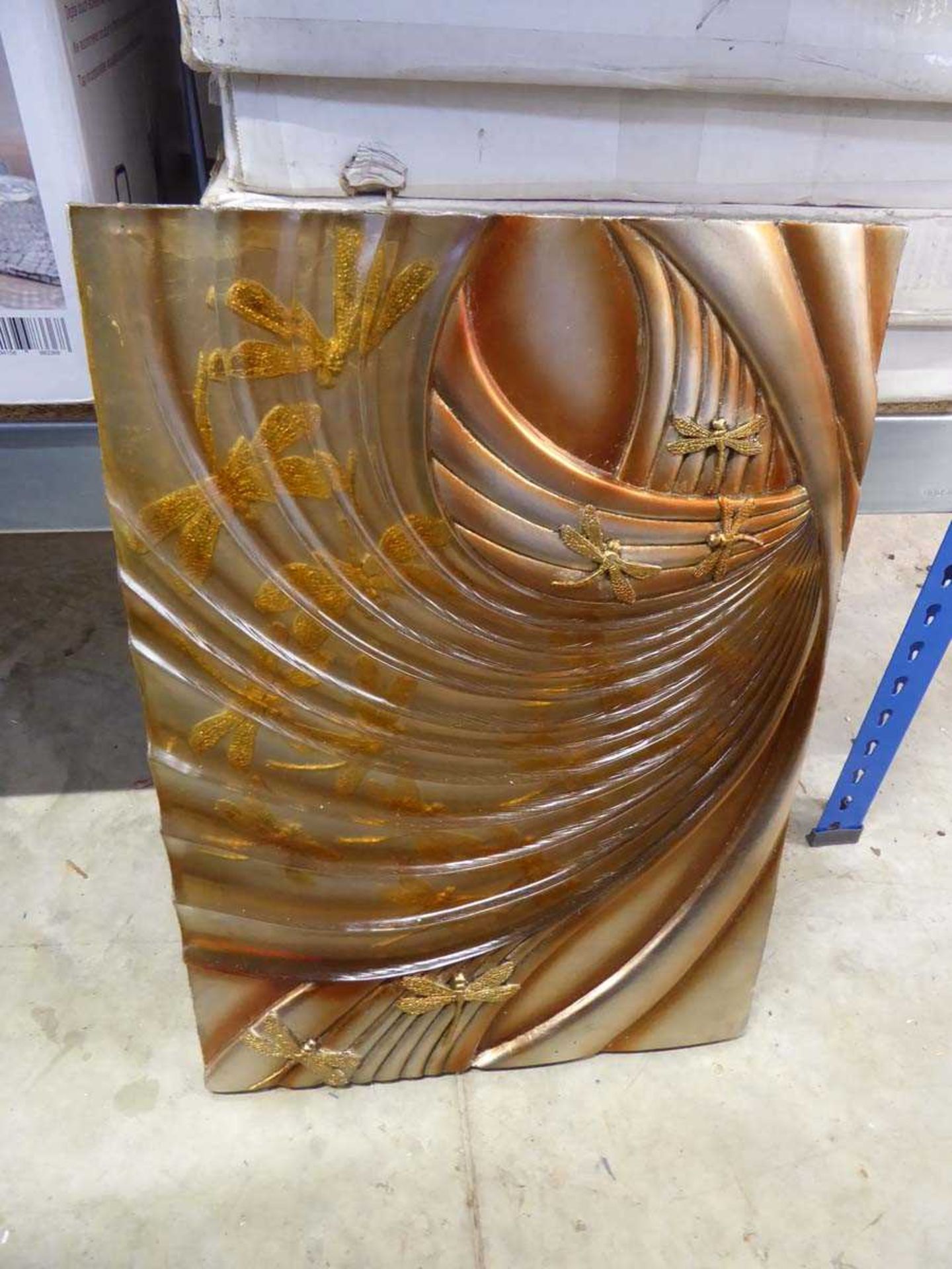 Stack of decorative resin wall art - Image 2 of 2