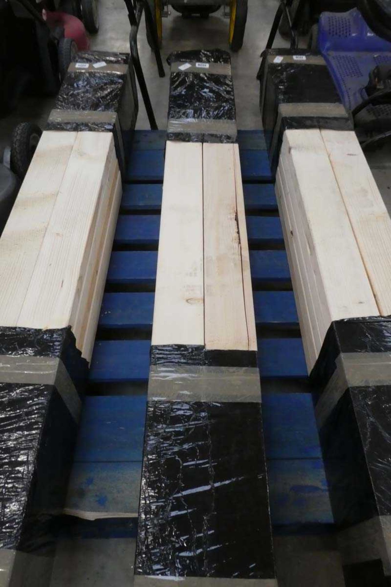 10 lengths of CLS timber