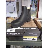 +VAT Boxed pair of Weatherproof ladies boots in black (size UK 4)