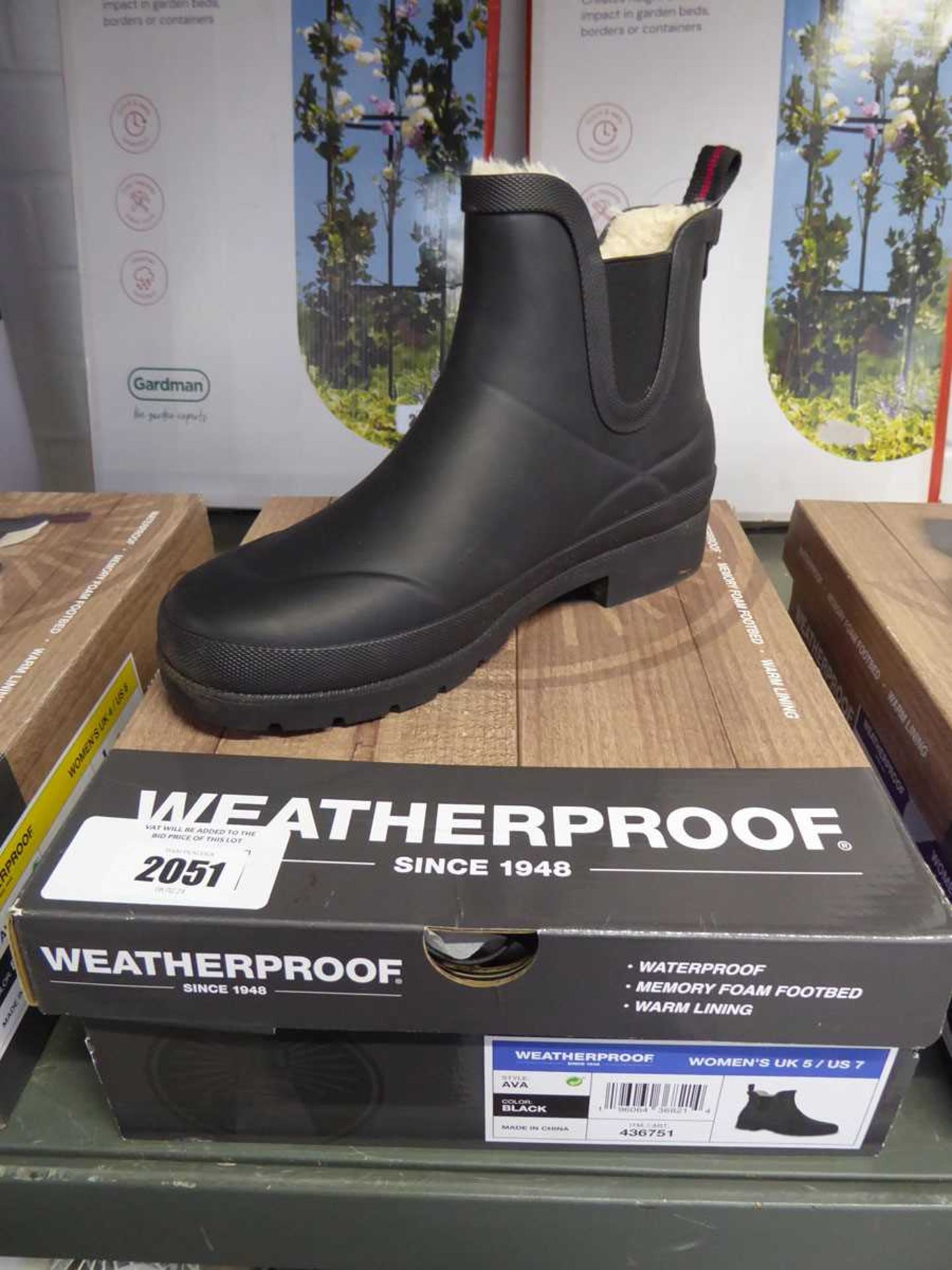 +VAT Boxed pair of Weatherproof ladies boots in black (size UK 5)