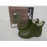 +VAT Pair of boxed womens Weatherproof ankle sock-lined wellies in green (size 4)