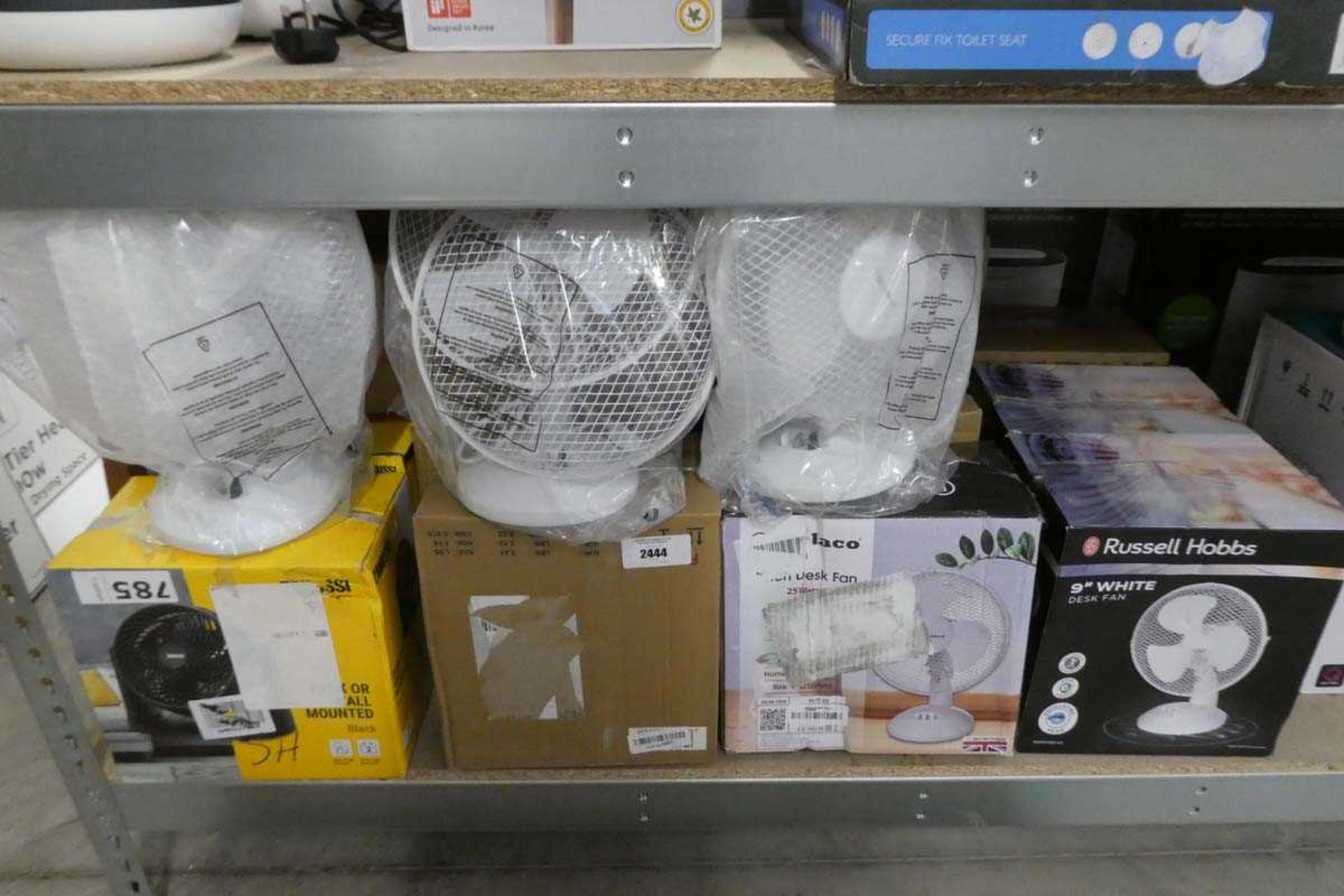 +VAT Large qty of mixed branded fans to include Zanussi, Russell Hobbs, etc