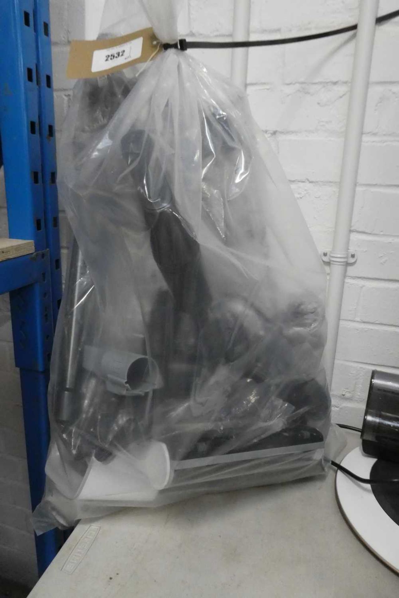 +VAT Bag of mixed hoover parts consisting of mainly Samsung, Shark and Black and Decker accessories