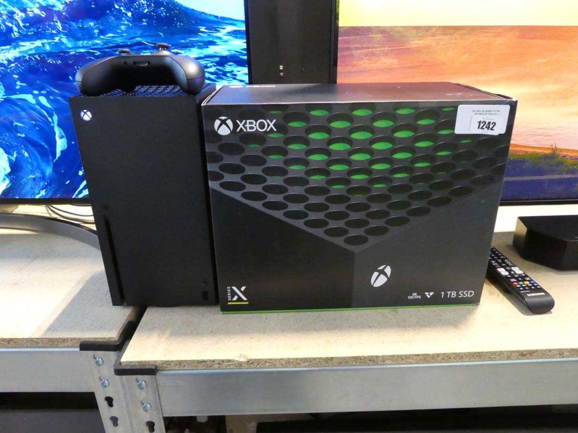 +VAT Xbox Series X 1TB gaming console with 1 controller