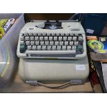 Cased Olympia Splendid 33 typewriter