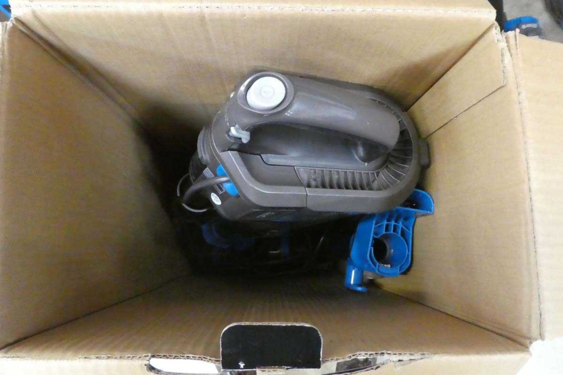 +VAT Shark Anti Hair Wrap corded vacuum cleaner, boxed - Image 2 of 2