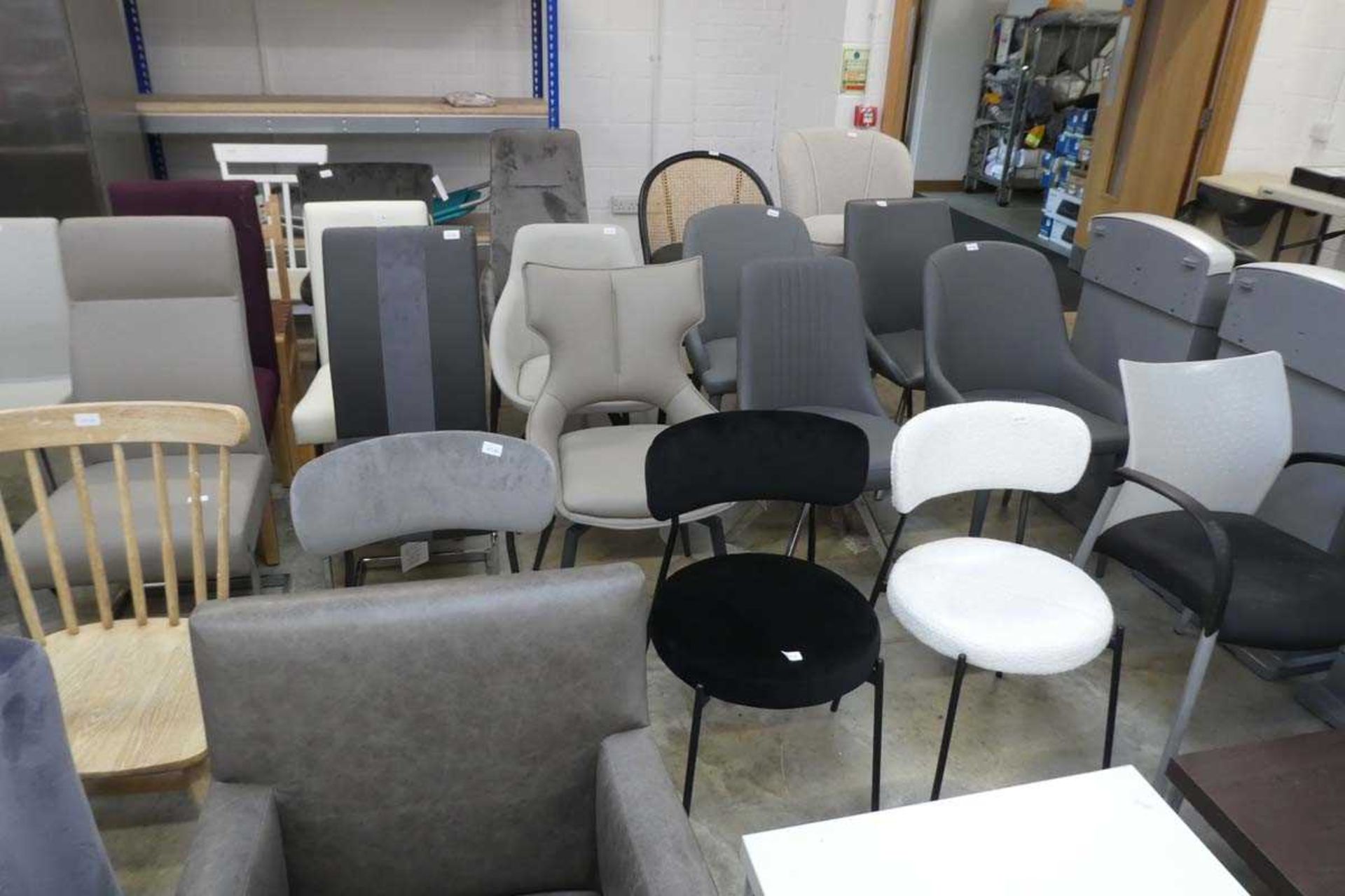 48 chairs in various forms, styles and colours - Image 2 of 2