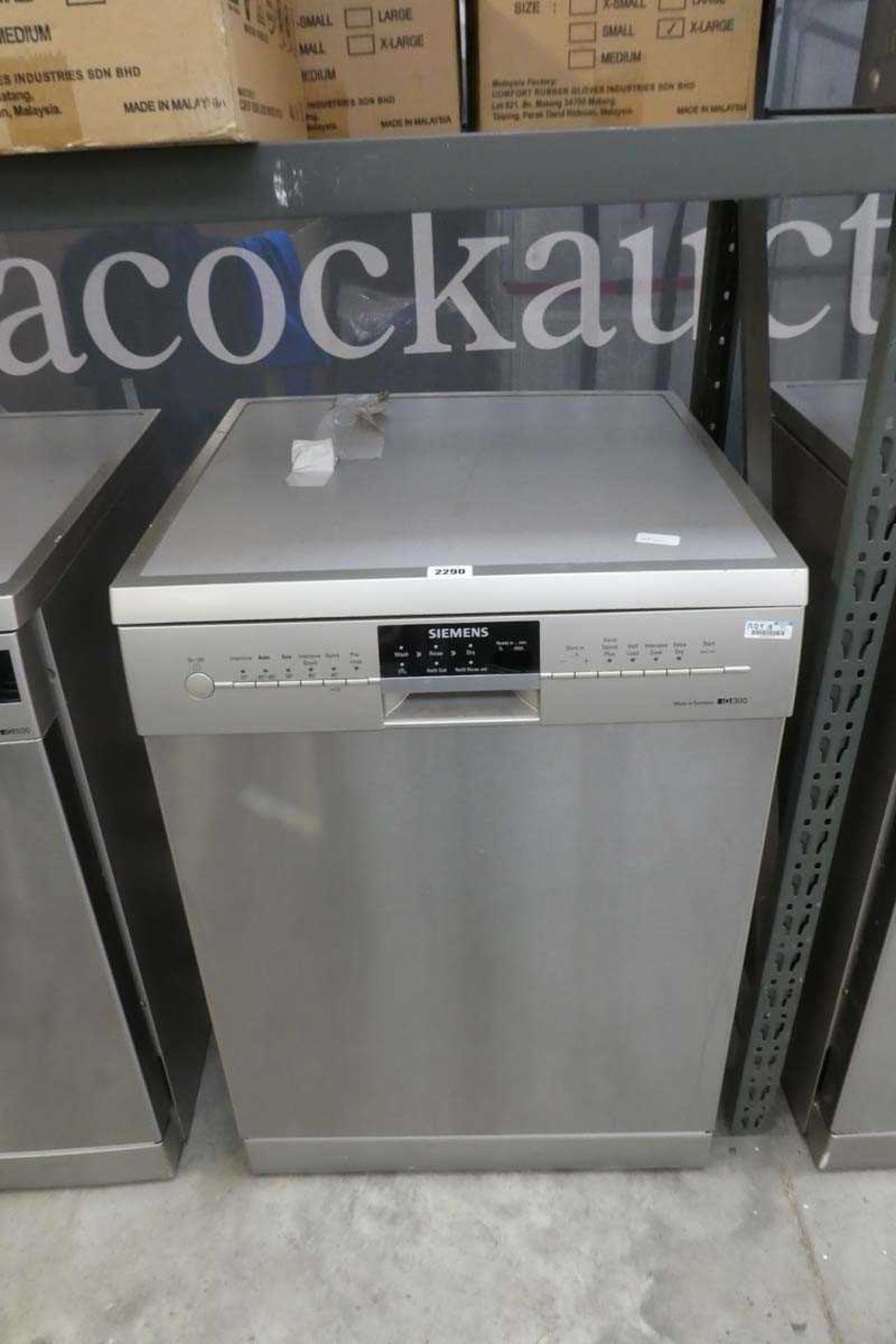 Siemens IQ 300 undercounter dishwasher