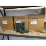 Box containing 5 pairs of Kent and Stowe green traditional half length wellies - size UK4