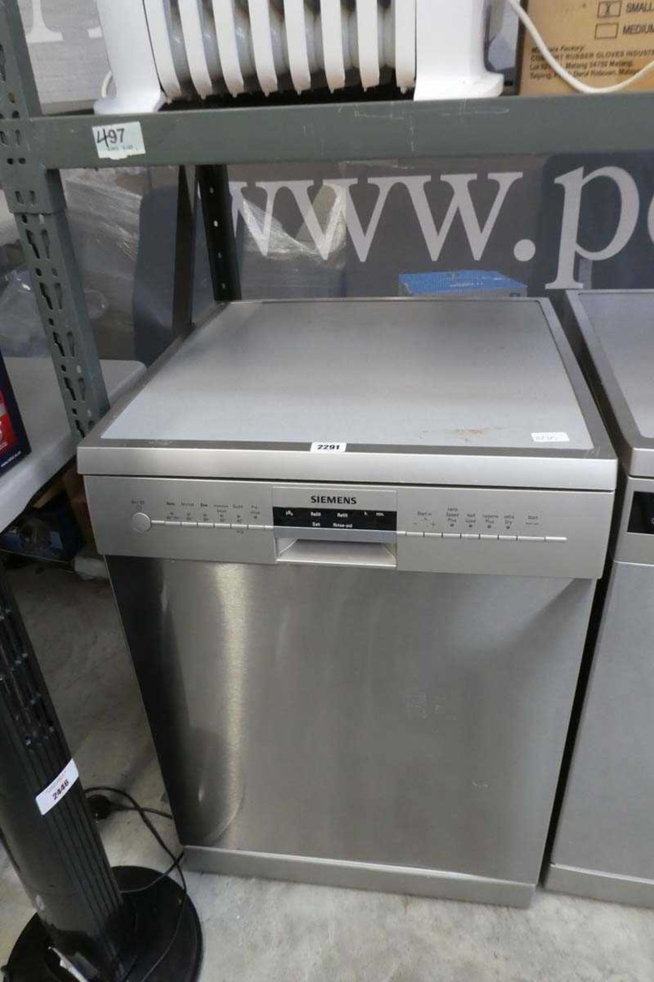 Siemens IQ 300 undercounter dishwasher