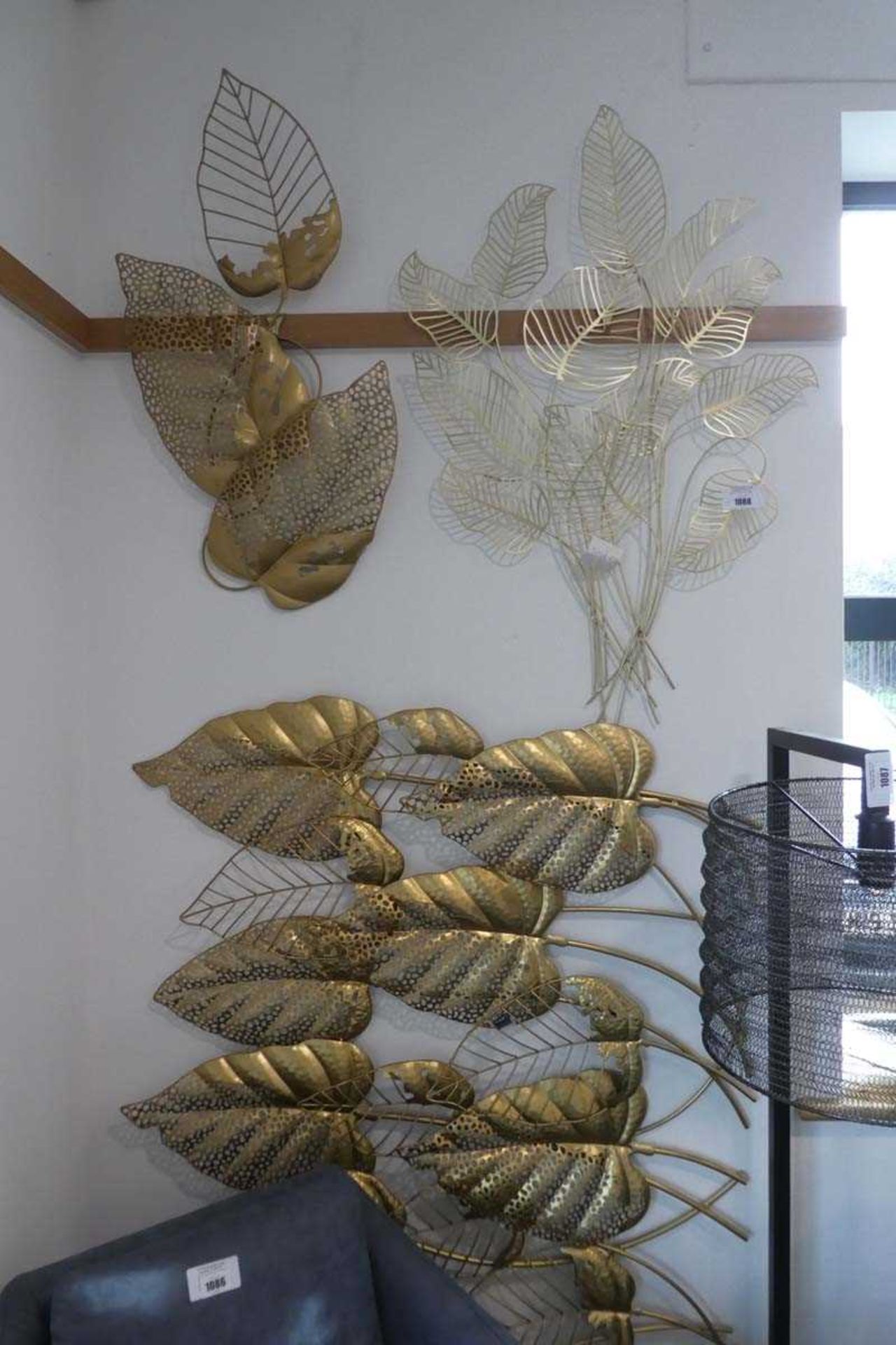 +VAT Assorted gilt leaf shaped wall art (3 pieces)