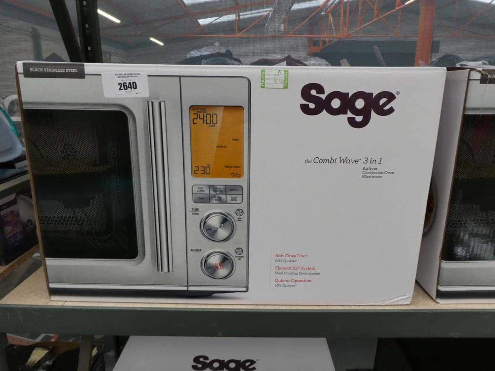 +VAT Boxed Sage the Combi Wave 3 in 1 air fryer, convection oven and microwave in black stainless