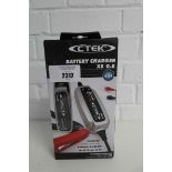 +VAT CTEK XS0.8 car battery charger