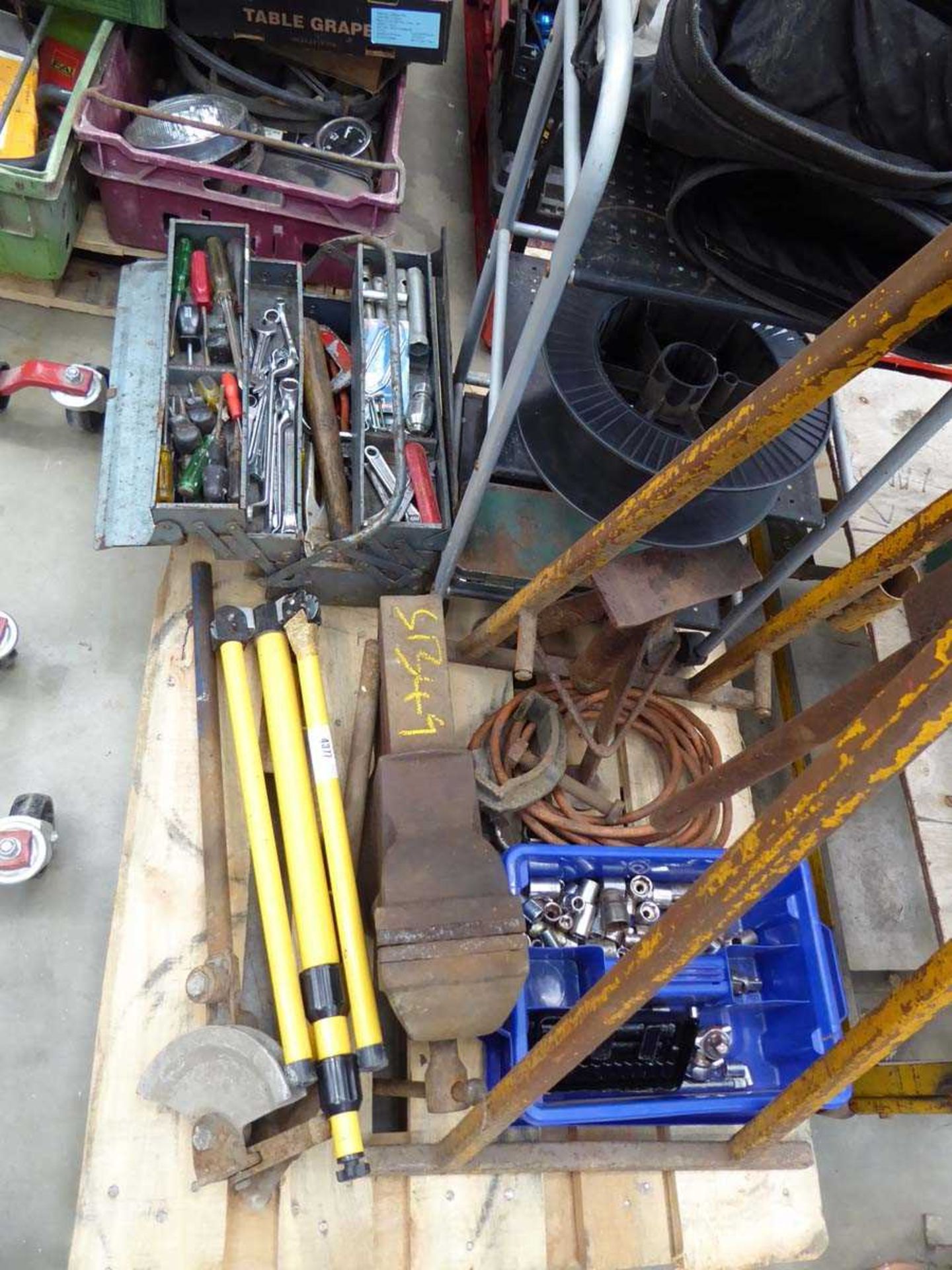 +VAT Pallet of assorted tools inc. pipe vice, large Record vice, small trolley, toolbox, - Image 2 of 2