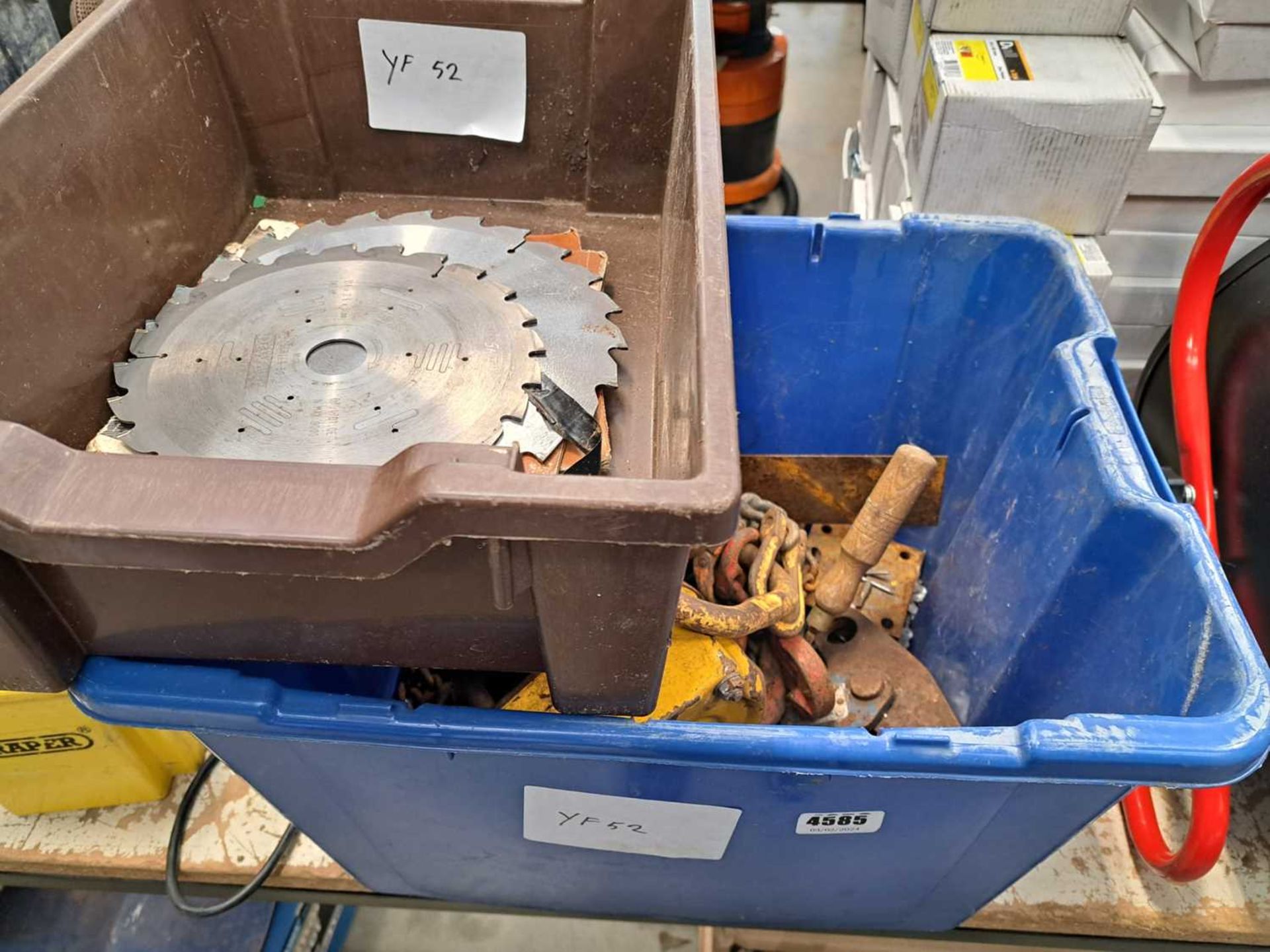 Box containing chain hoist, nails, small tools and box of saw blades - Image 2 of 2