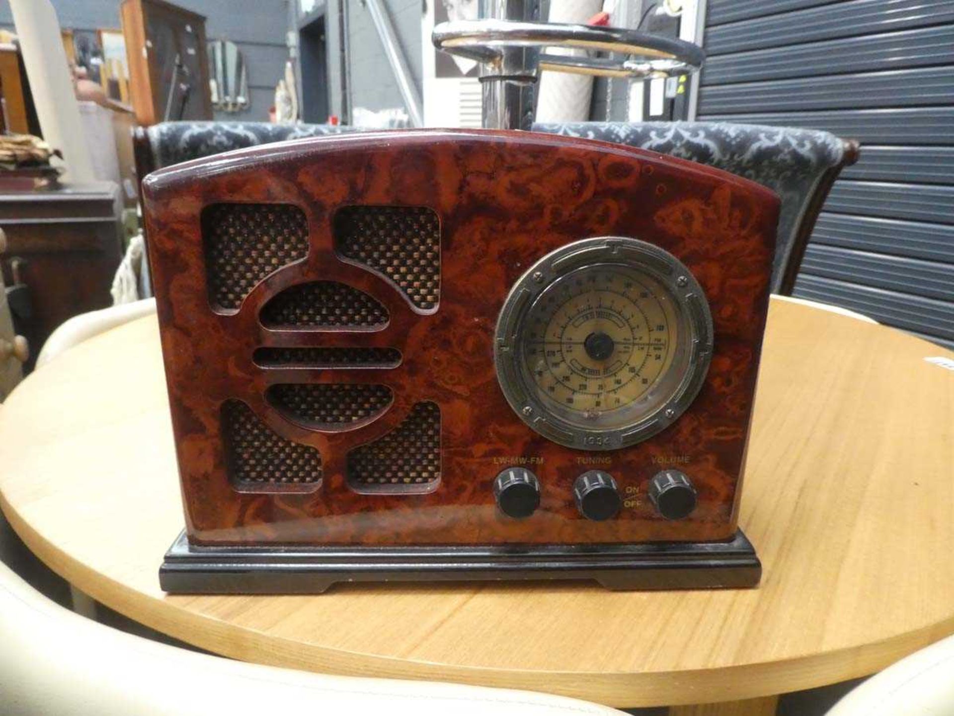 Faux walnut cased tuner