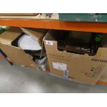 +VAT 2 boxes containing furniture parts and a nest of 3 tables