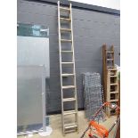 Double aluminium extension ladder