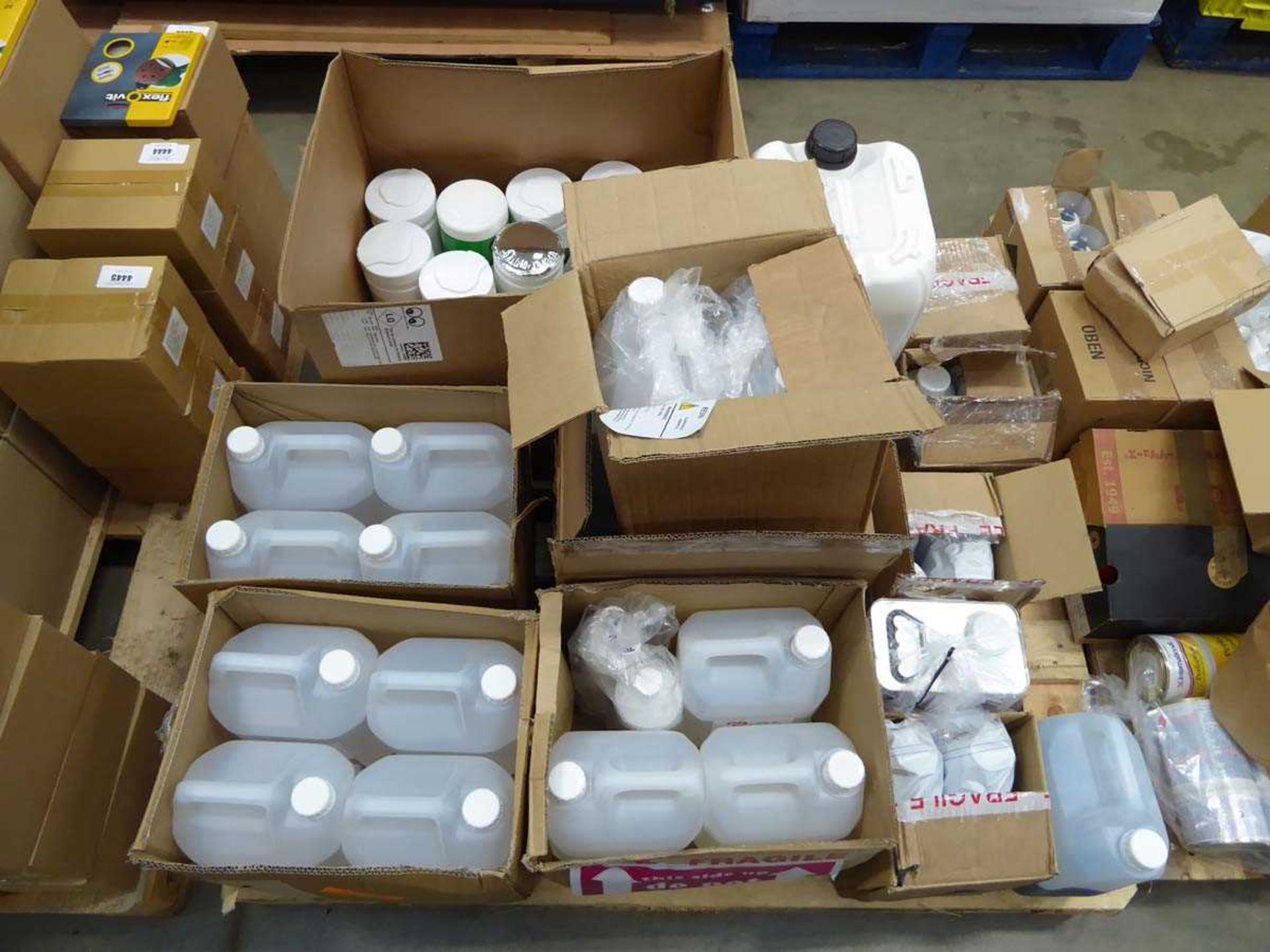 +VAT Pallet containing hand sanitiser, walkers green concentrate drain cleaner and various other