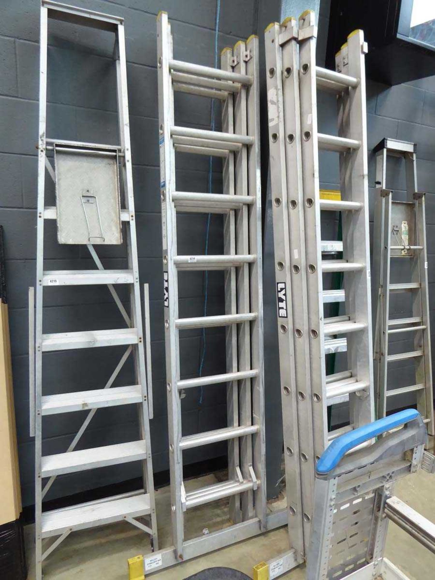 +VAT 3 section aluminium ladder
