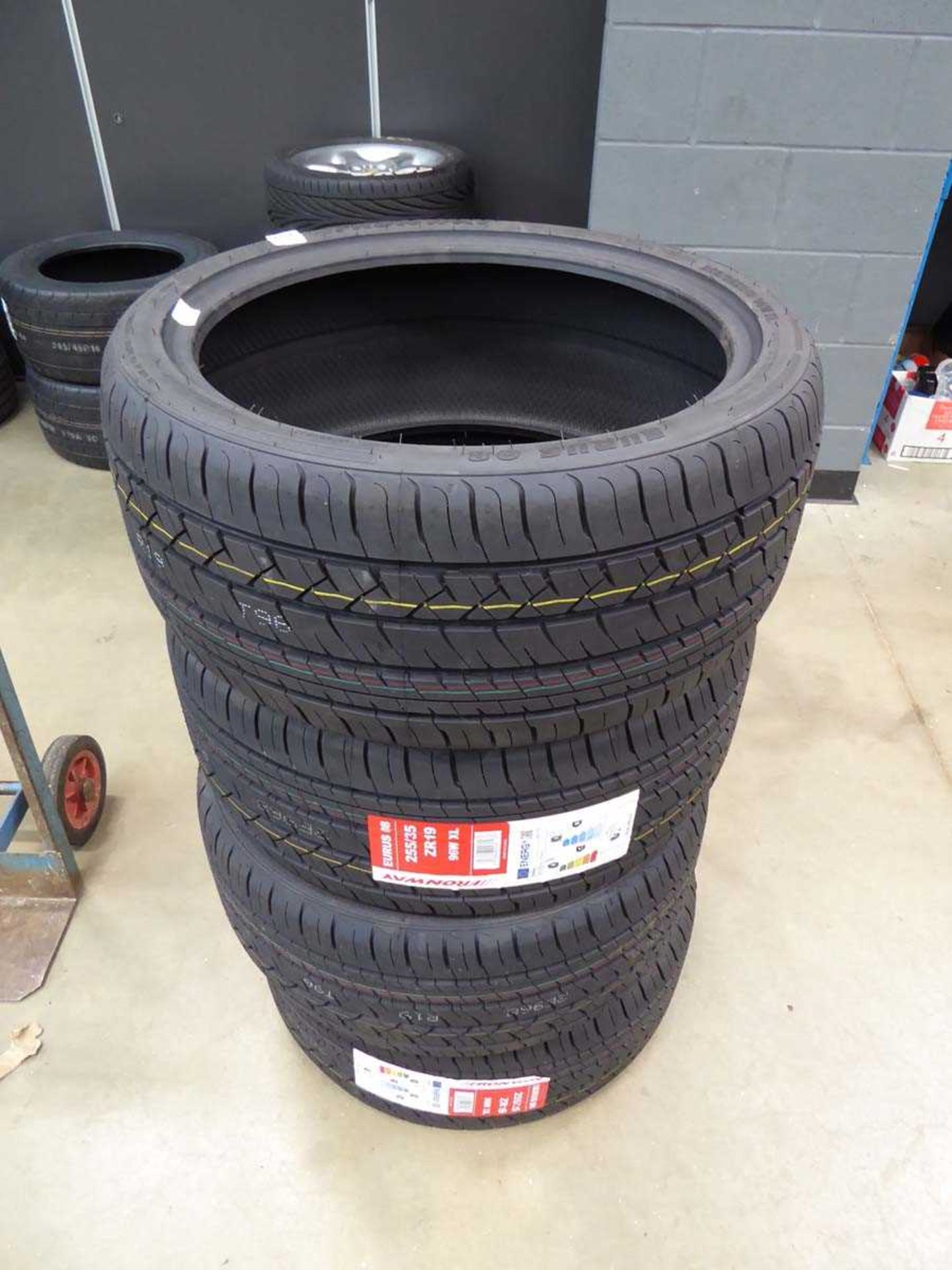 4 Fronway tyres size 255 35 19