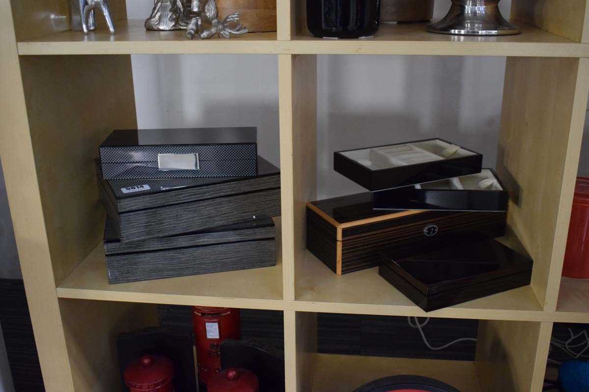 Group of jewellery boxes, jewellery trays and fitted games box (7)