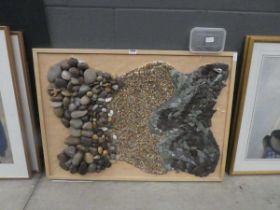 Wall hanging with pebbles and gravel