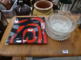 Black and red glass dish plus a quantity of fruit bowls
